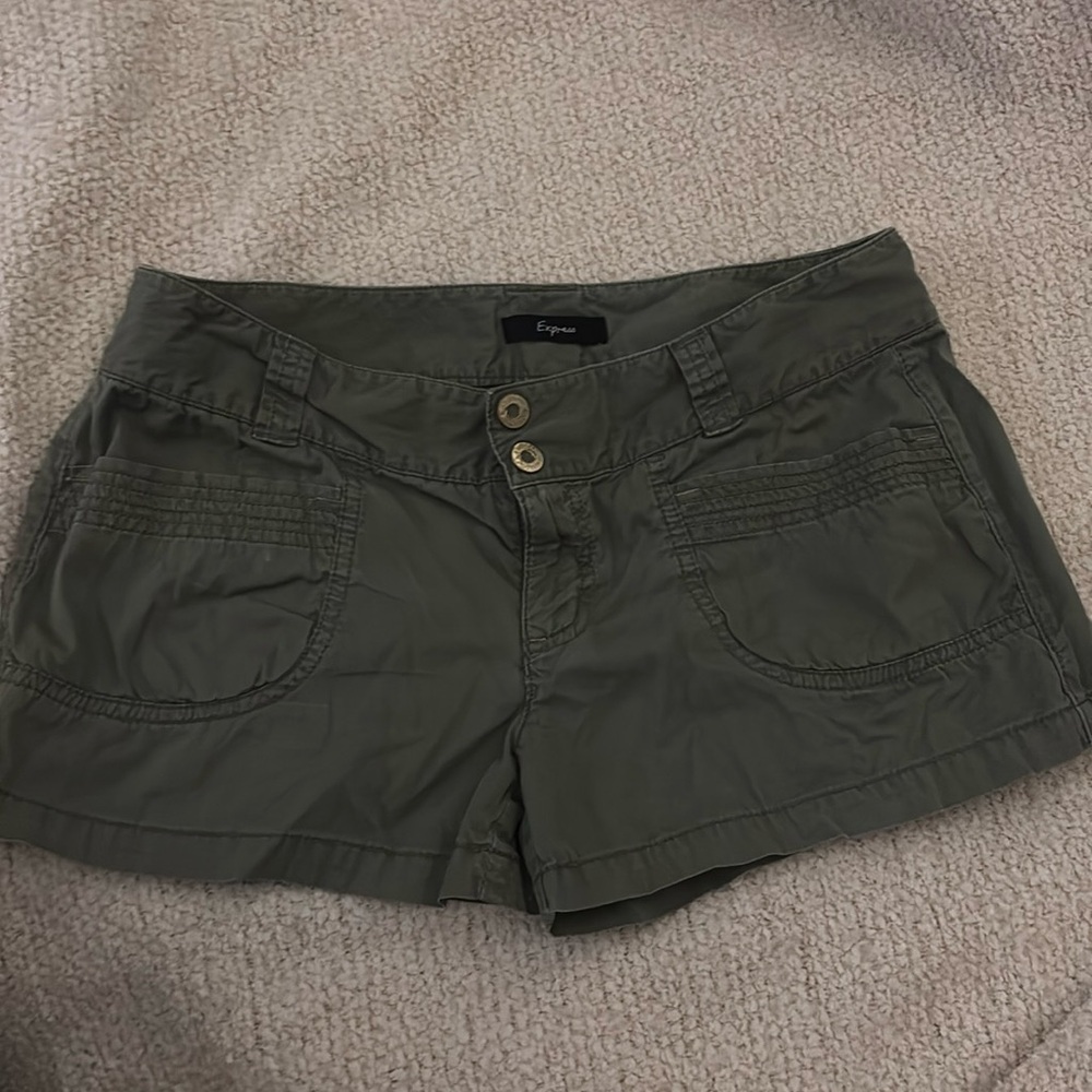 Lightweight Express Army Green Shorts